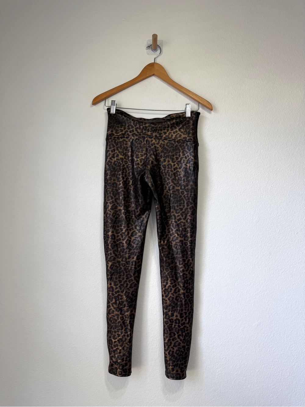 SPANX Leopard Faux Leather Leggings Size Large - Picture 5 of 5